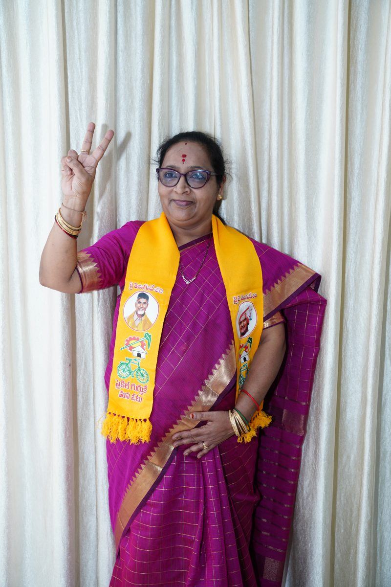 Baskarla Subhadra showing the victory sign